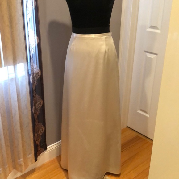 J.R. NITES Dresses & Skirts - 😍Maxi💕 skirt👀